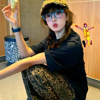 金发奇女